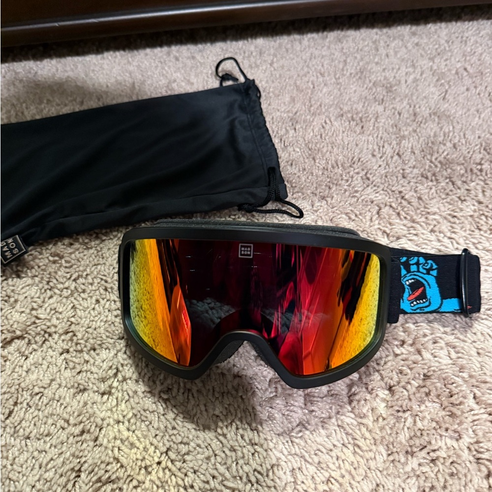 Madison Santa Cruz goggles.